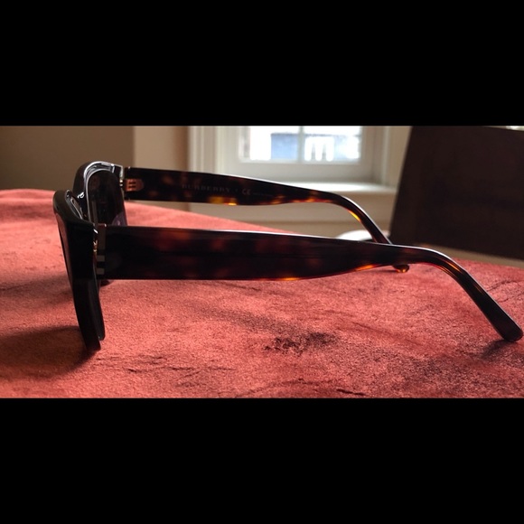 🟡 BURBERRY SUNGLASS FRAMES (Prescription) - Picture 5 of 15